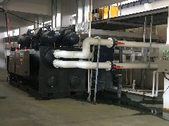 工業(yè)螺桿滿(mǎn)液式冷水機(jī)組案例